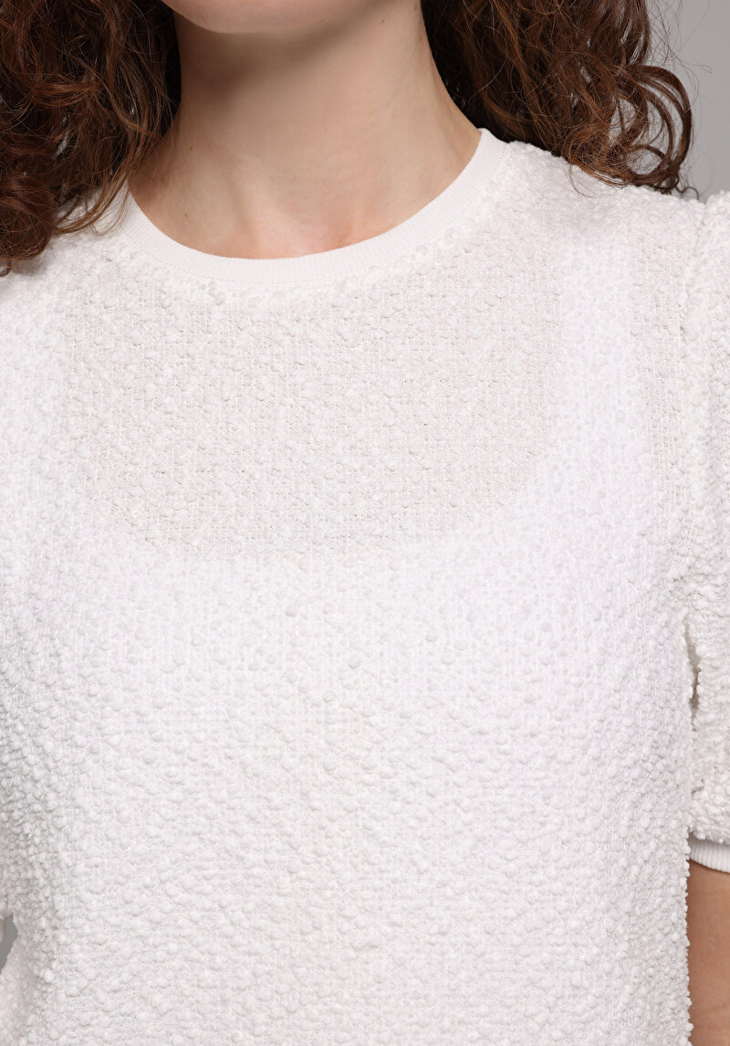 Regular Fit Yuvarlak Yaka Jakarlı Kadın Beyaz Kısa Kol Tişört