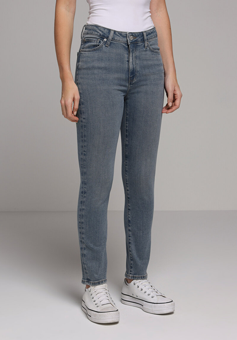 Slim Fit Orta Bel Düz Paça Kadın Mid İndigo Denim Jean Pantolon