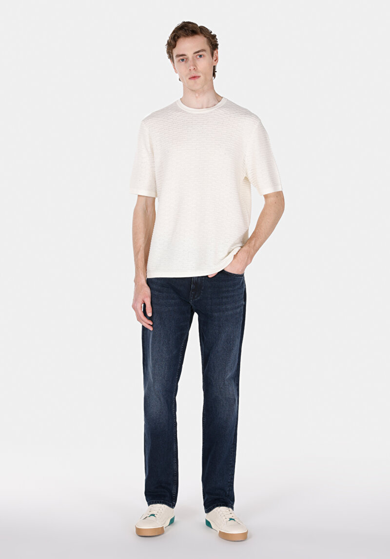 Comfort Fit Yuvarlak Yaka Erkek Beyaz Kısa Kol Kazak