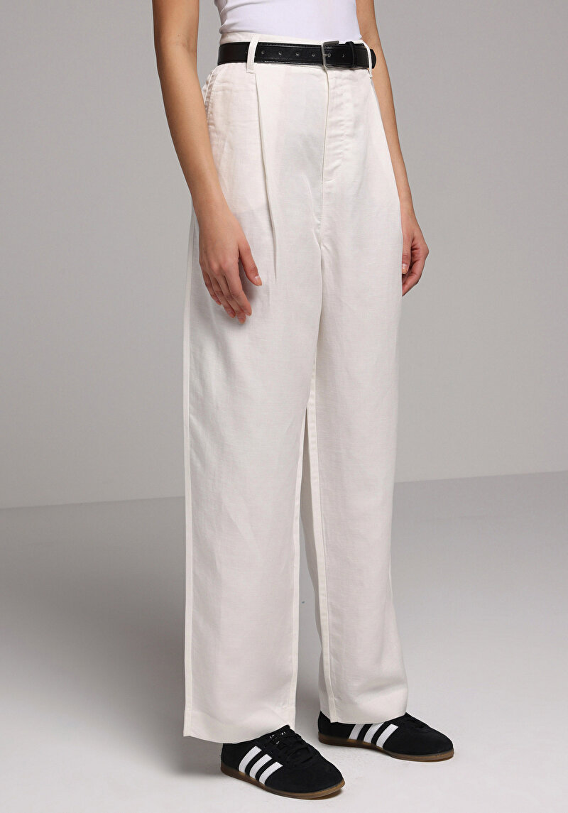 Regular Fit Yüksel Bel Geniş Paça Kadın Beyaz Pantolon