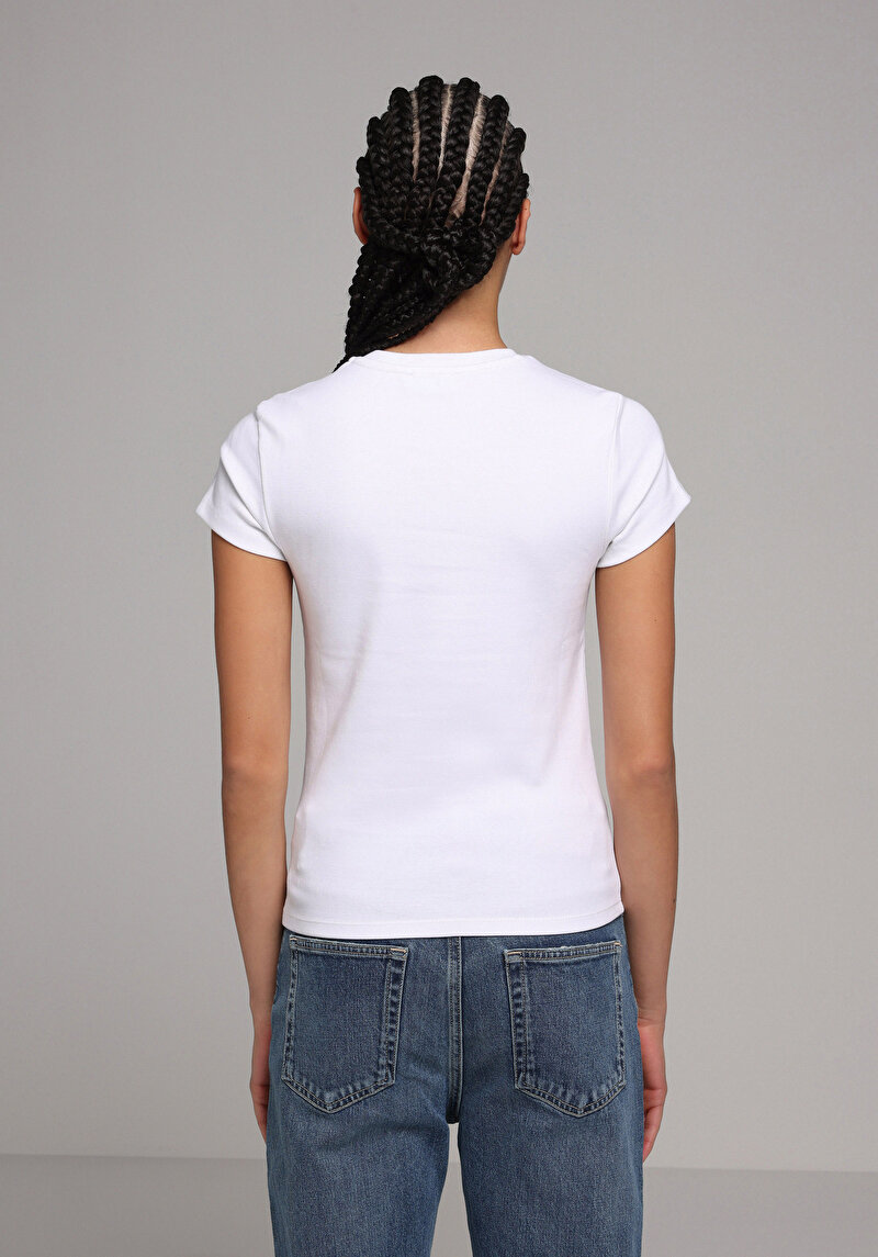 Slim Fit Yuvarlak Yaka Baskılı Kadın Beyaz Kısa Kol Tişört