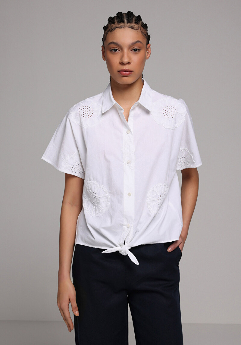 Fashion Fit Shirt Neck Nakışlı Kadın Beyaz Kısa Kol Gömlek