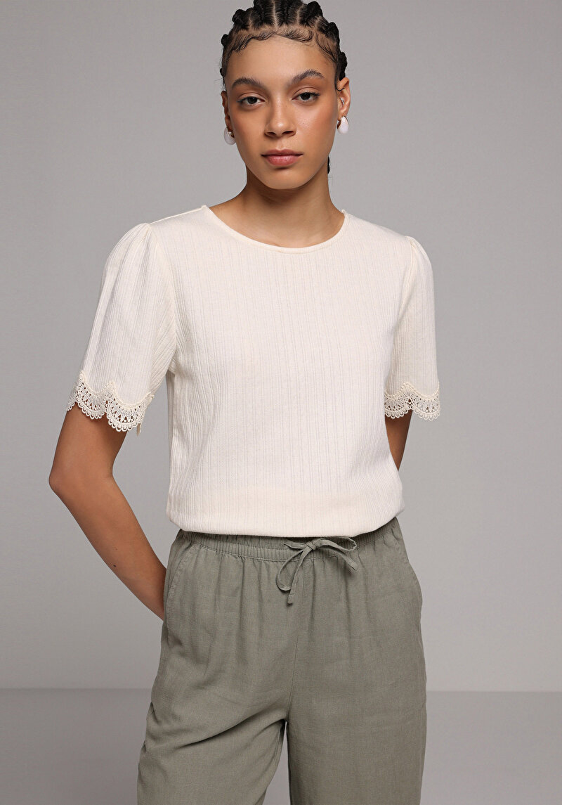 Regular Fit Yuvarlak Yaka Düz Kadın Ekru Kısa Kol Tişört