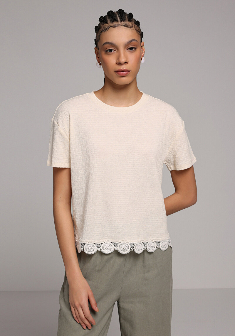 Regular Fit Yuvarlak Yaka Düz Kadın Ekru Kısa Kol Tişört