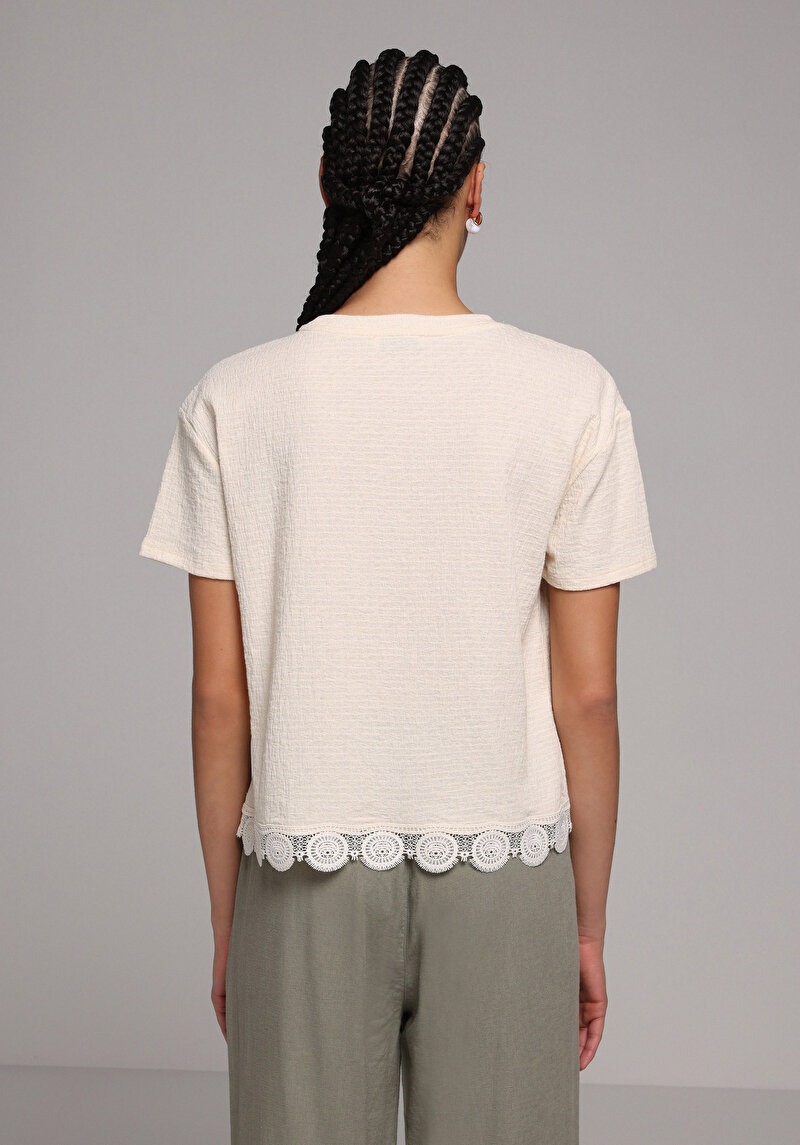 Regular Fit Yuvarlak Yaka Düz Kadın Ekru Kısa Kol Tişört