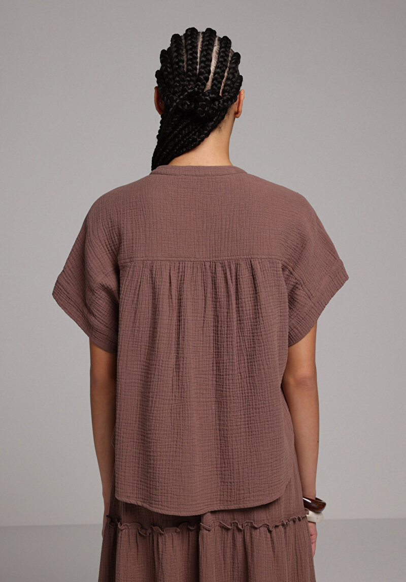 Fashion Fit Yuvarlak Yaka Düz Kadın Kahverengi Kısa Kol Gömlek