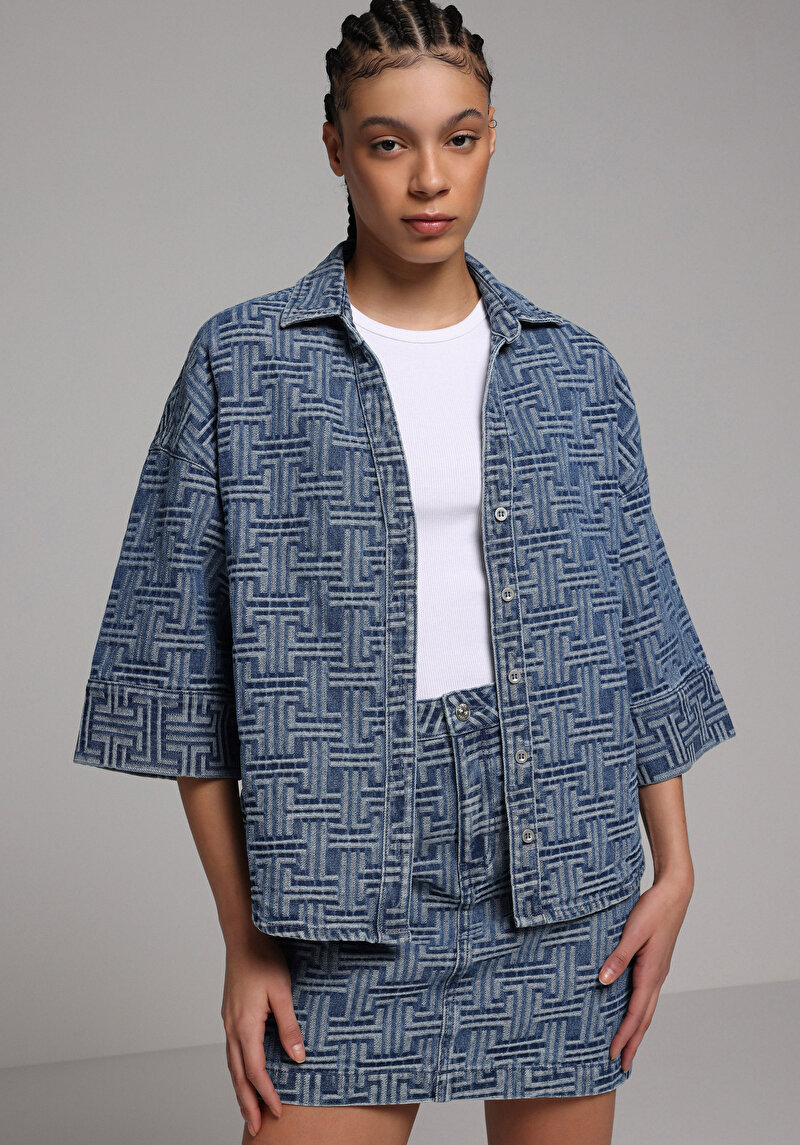 Oversize Fit Klasik Yaka Düz Kadın Mid İndigo Denim Uzun Kol Gömlek