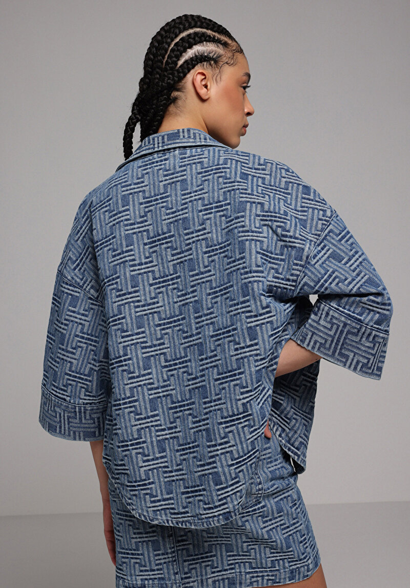 Oversize Fit Klasik Yaka Düz Kadın Mid İndigo Denim Uzun Kol Gömlek