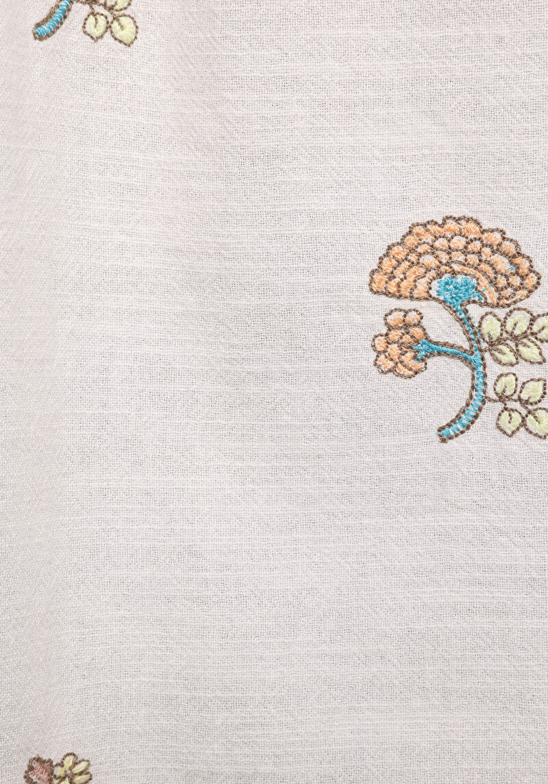 Fashion Fit Yuvarlak Yaka Nakışlı Kadın Ekru Uzun Kol Gömlek