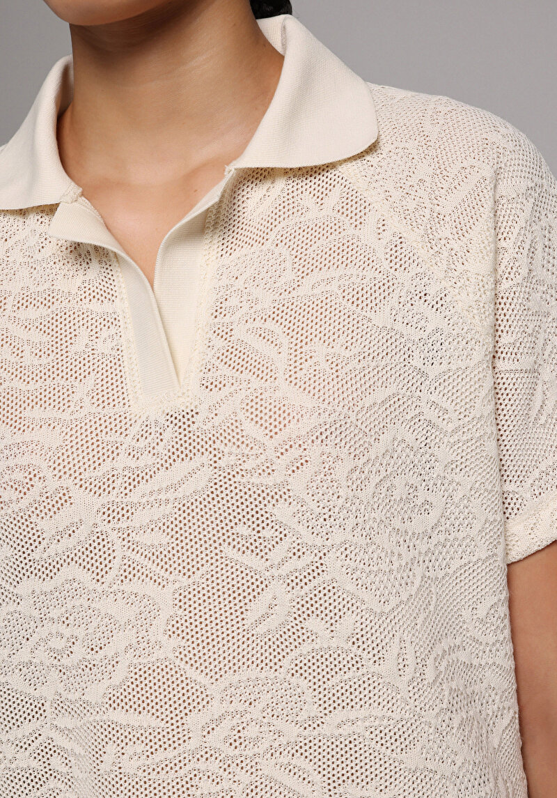 Regular Fit Polo Yaka Jakarlı Kadın Ekru Kısa Kol Tişört