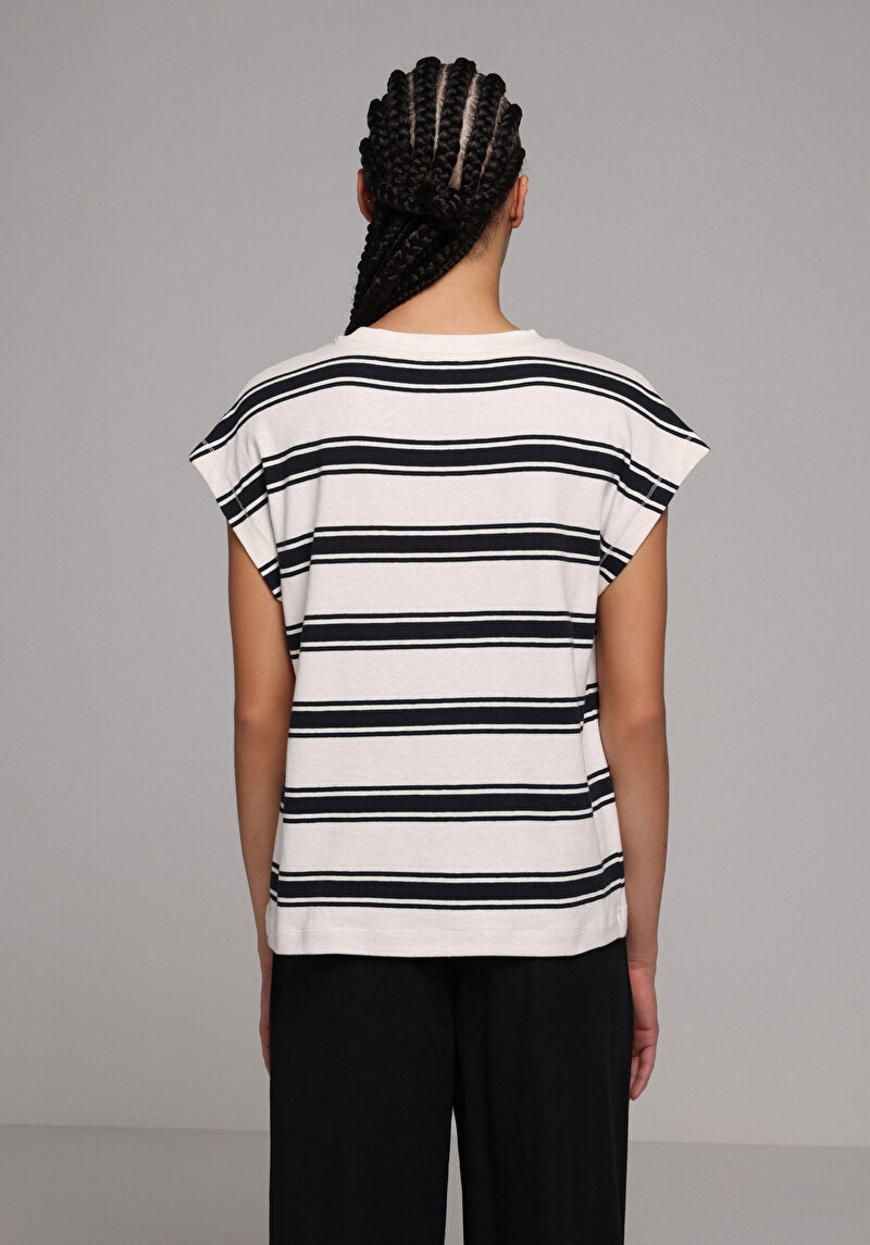 Regular Fit Yuvarlak Yaka Çizgili Kadın Lacivert Kısa Kol Tişört
