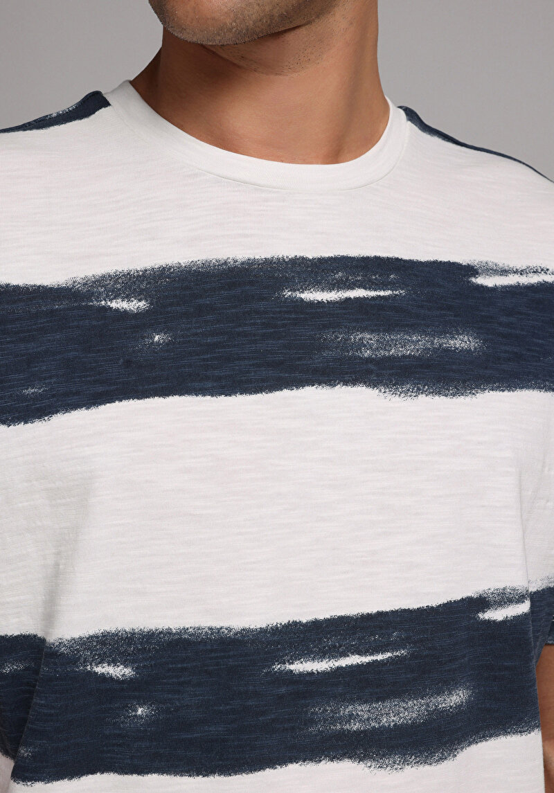 Comfort Fit Yuvarlak Yaka Çizgili Erkek Lacivert Kısa Kol Tişört