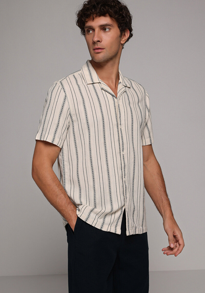 Regular Fit Shirt Neck Çizgili Erkek Ekru Kısa Kol Gömlek