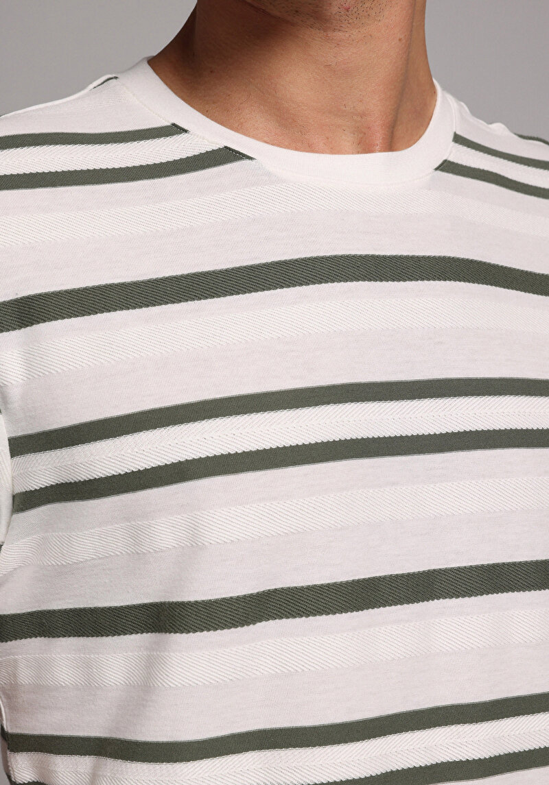 Regular Fit Yuvarlak Yaka Çizgili Erkek Beyaz Kısa Kol Tişört