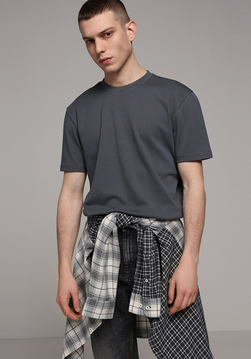 Regular Fit Yuvarlak Yaka Düz Erkek Antrasit Kısa Kol Tişört