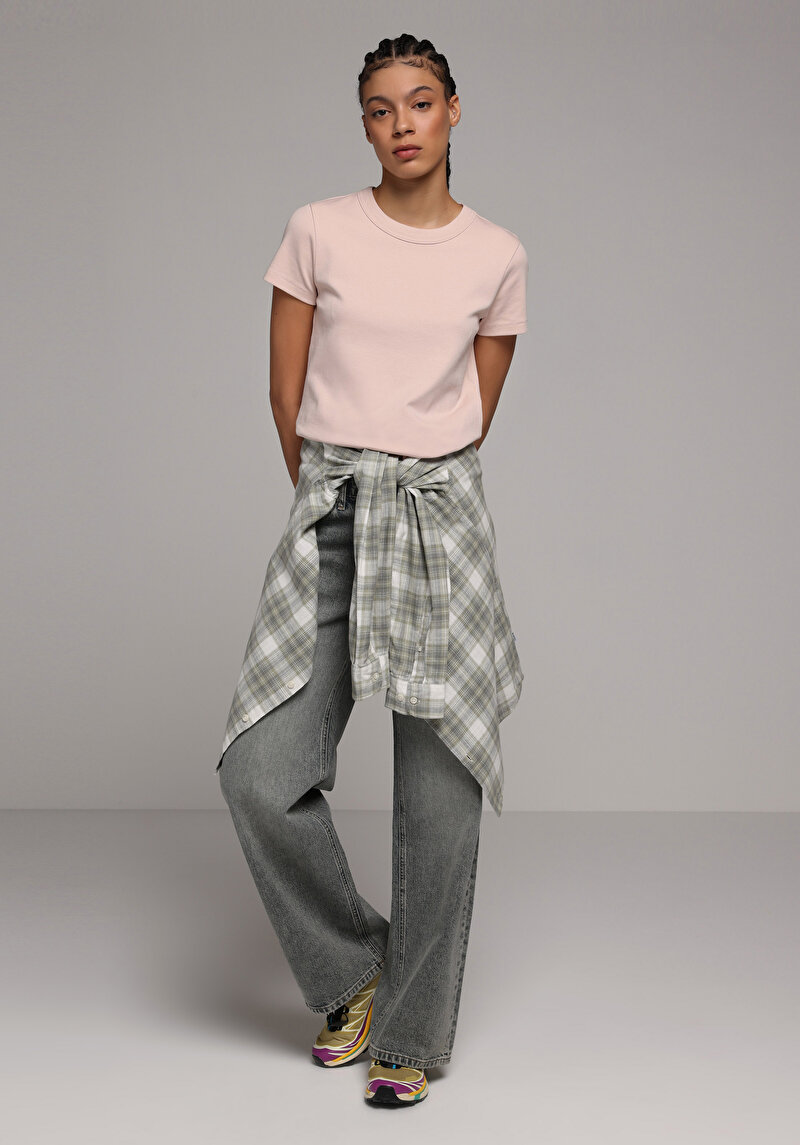 Slim Fit Yuvarlak Yaka Düz Kadın Pembe Kısa Kol Tişört