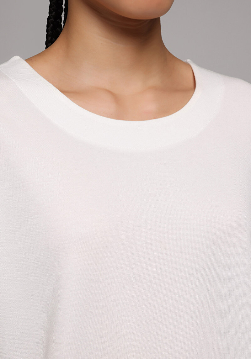 Regular Fit Yuvarlak Yaka Düz Kadın Beyaz Kısa Kol Tişört