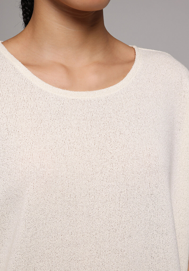 Relax Fit Yuvarlak Yaka Düz Kadın Ekru Kısa Kol Tişört