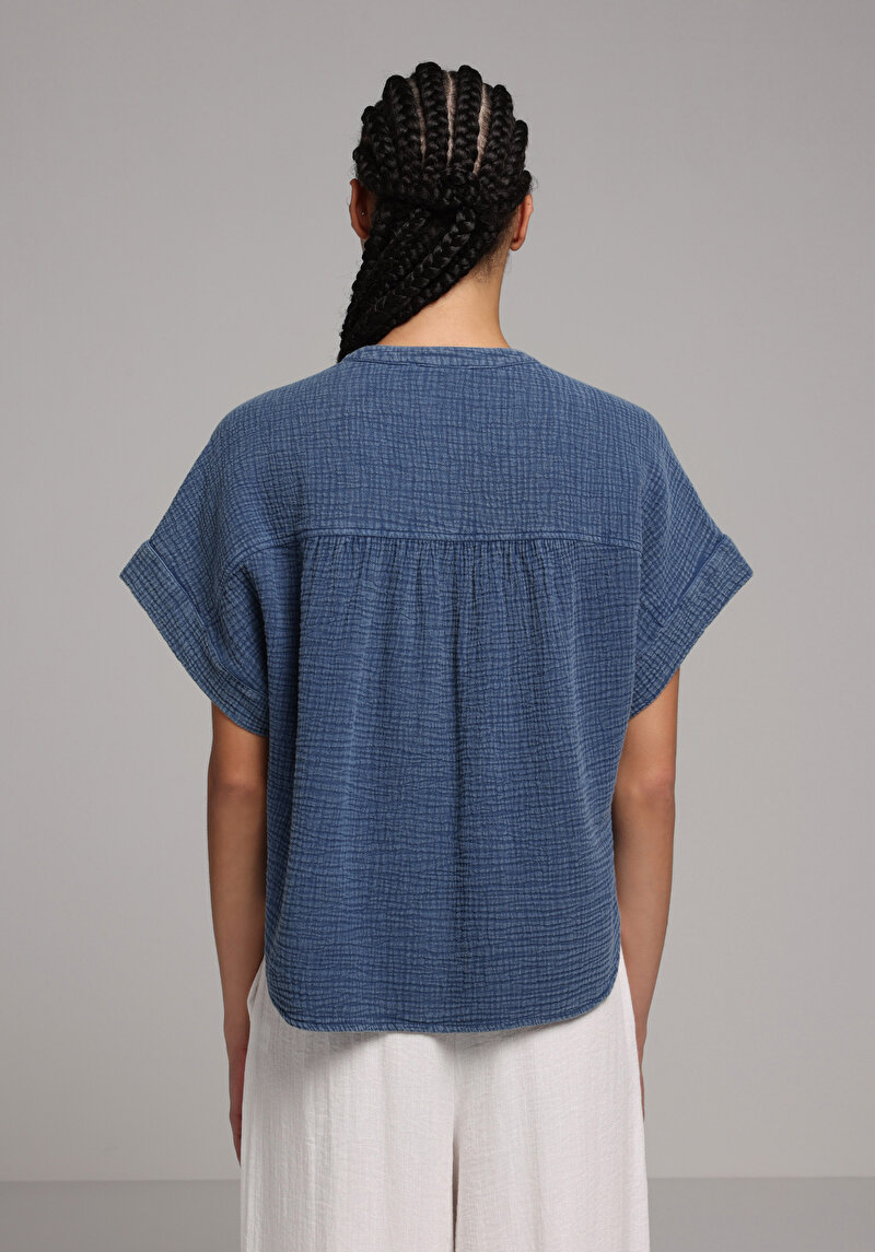 Fashion Fit Yuvarlak Yaka Düz Kadın Mavi Kısa Kol Gömlek