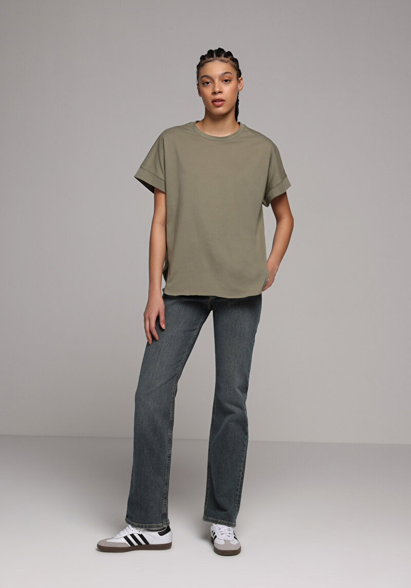 Regular Fit Yuvarlak Yaka Düz Kadın Yeşil Kısa Kol Tişört