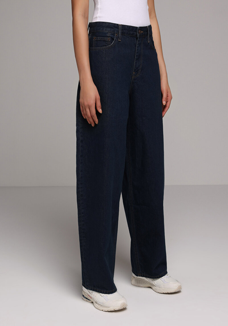 Baggy Fit Orta Bel Daralan Paça Kadın Dark İndigo Denim Jean Pantolon