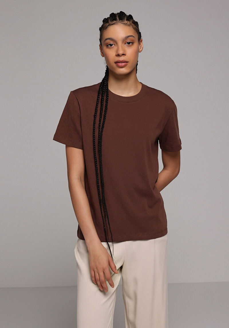 Regular Fit Yuvarlak Yaka Düz Kadın Kahverengi Kısa Kol Tişört