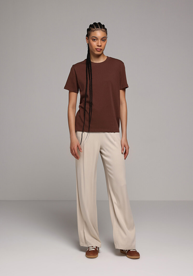 Regular Fit Yuvarlak Yaka Düz Kadın Kahverengi Kısa Kol Tişört