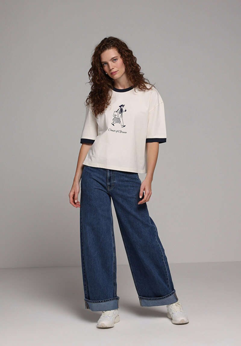 Regular Fit Yuvarlak Yaka Baskılı Kadın Ekru Kısa Kol Tişört