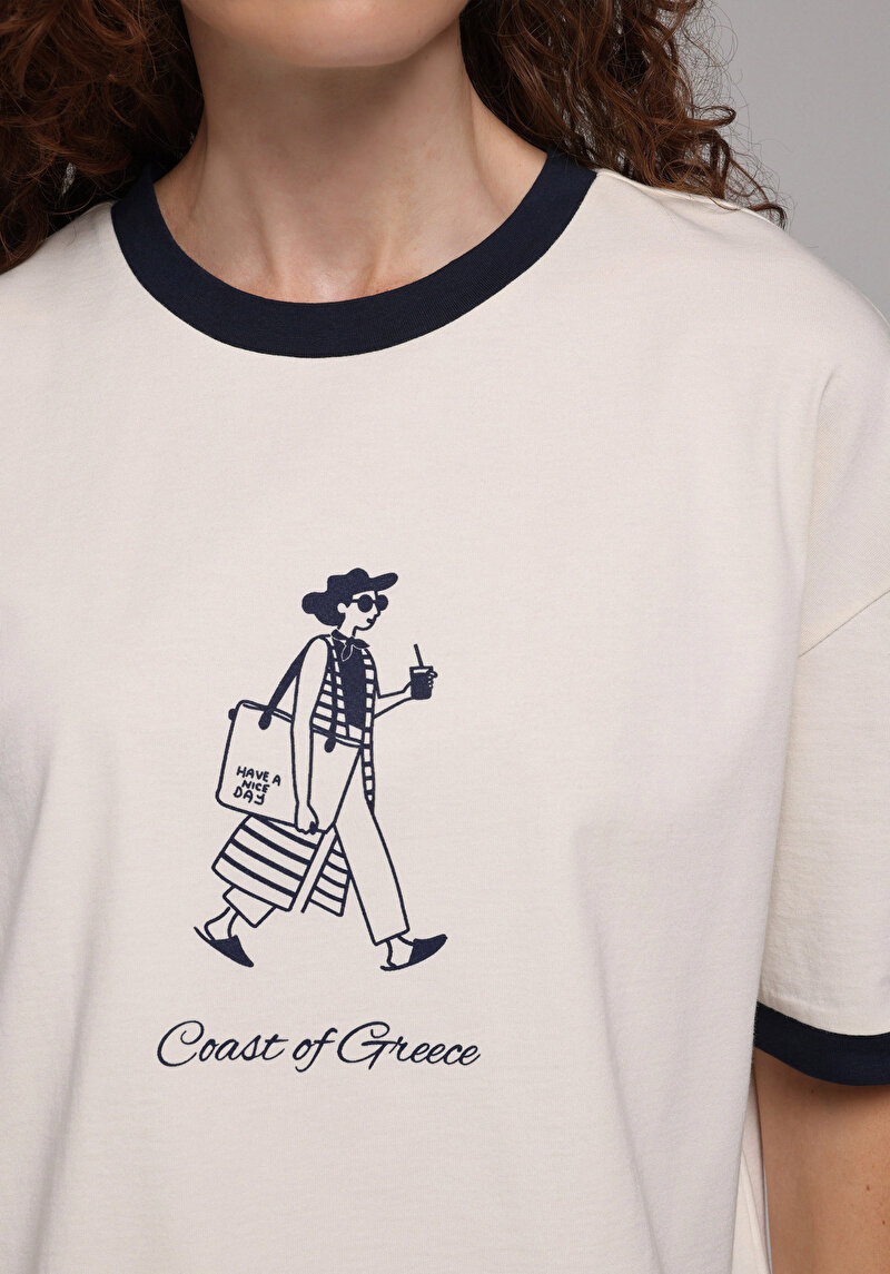 Regular Fit Yuvarlak Yaka Baskılı Kadın Ekru Kısa Kol Tişört