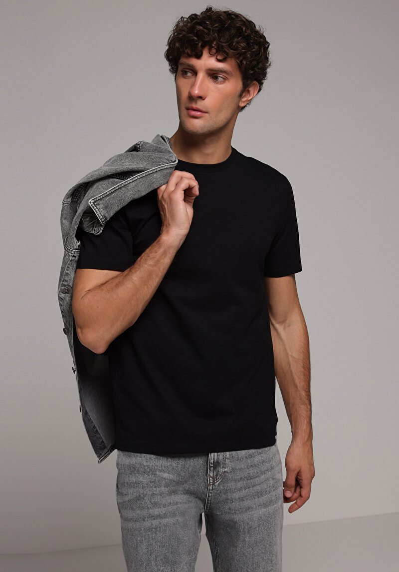Regular Fit Yuvarlak Yaka Düz Erkek Siyah Kısa Kol Tişört