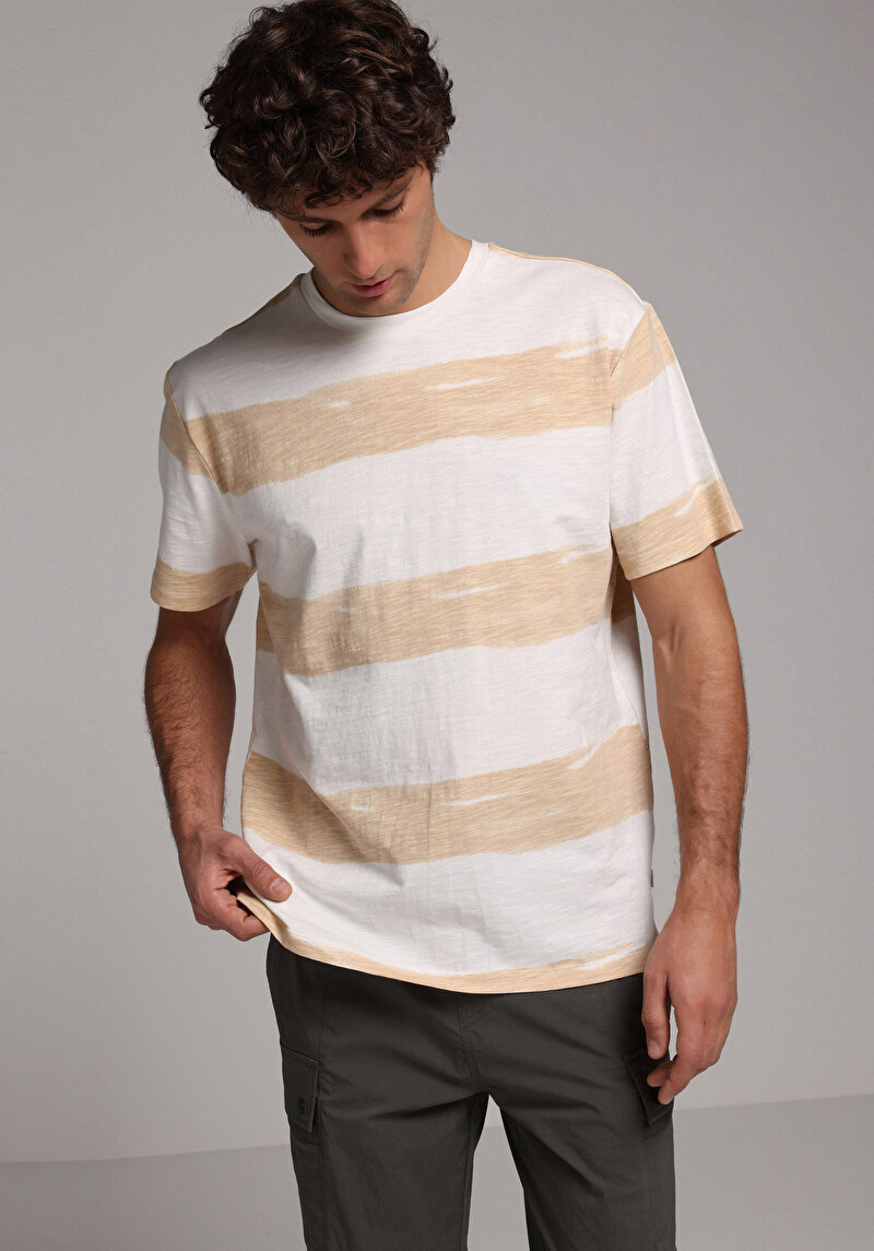 Comfort Fit Yuvarlak Yaka Çizgili Erkek Bej Kısa Kol Tişört