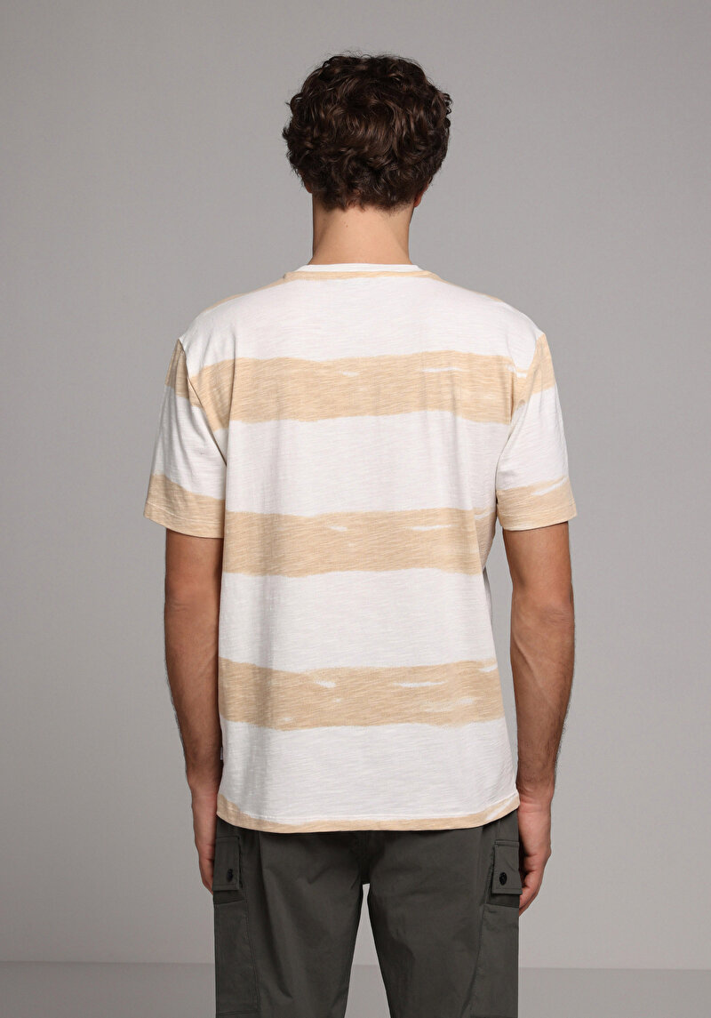 Comfort Fit Yuvarlak Yaka Çizgili Erkek Bej Kısa Kol Tişört