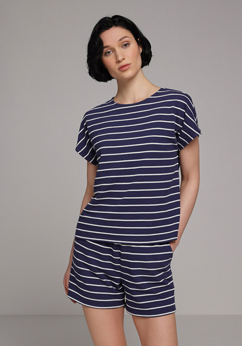 Regular Fit Yuvarlak Yaka Çizgili Kadın Lacivert Kısa Kol Tişört