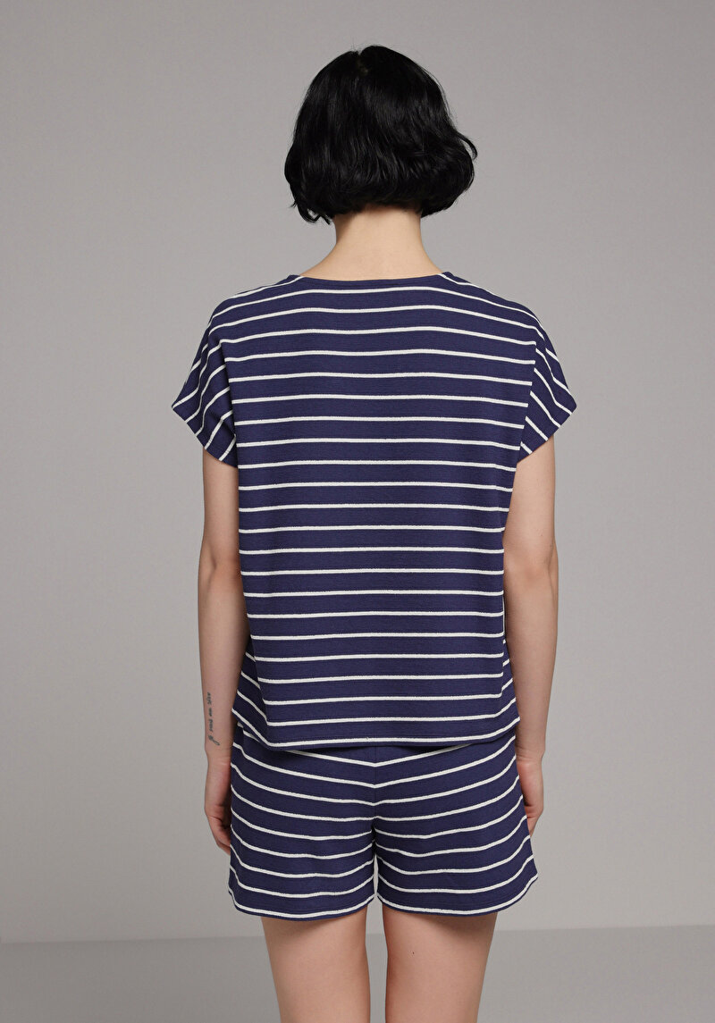 Regular Fit Yuvarlak Yaka Çizgili Kadın Lacivert Kısa Kol Tişört