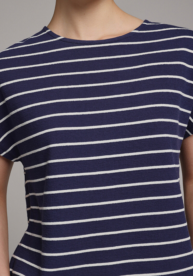 Regular Fit Yuvarlak Yaka Çizgili Kadın Lacivert Kısa Kol Tişört