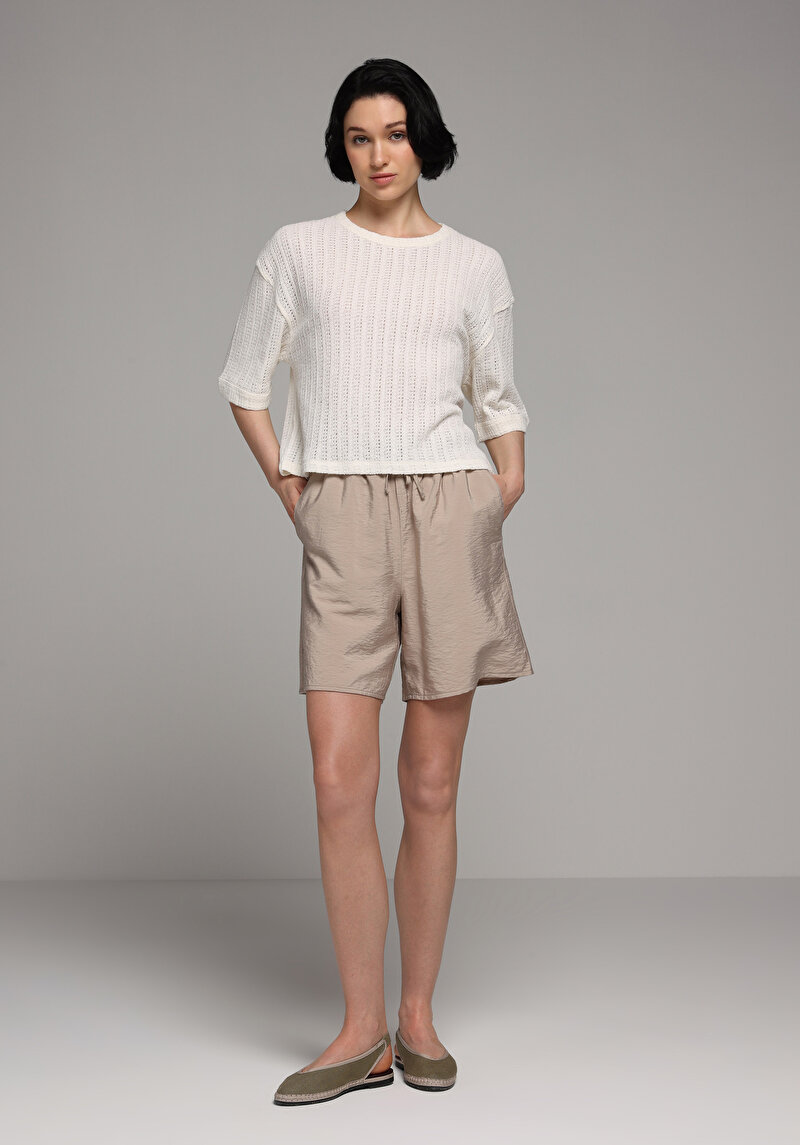 Regular Fit Yuvarlak Yaka Jakarlı Kadın Ekru Kısa Kol Tişört