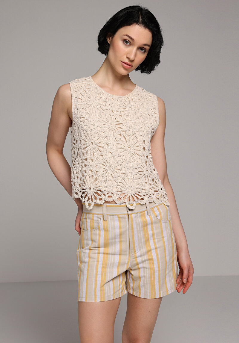 Regular Fit Düşük Bel Çizgili Kadın Bej Şort