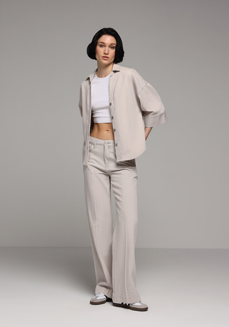 Oversize Fit Klasik Yaka Düz Kadın Colour Denim Kısa Kol Gömlek