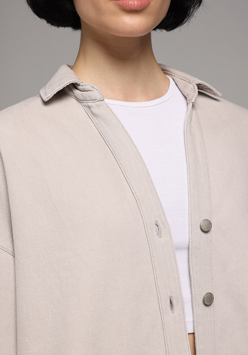 Oversize Fit Klasik Yaka Düz Kadın Colour Denim Kısa Kol Gömlek