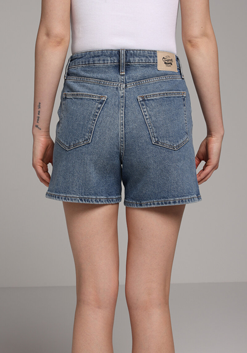 Regular Fit Yüksel Bel Düz Kadın Light İndigo Denim Jean Şort