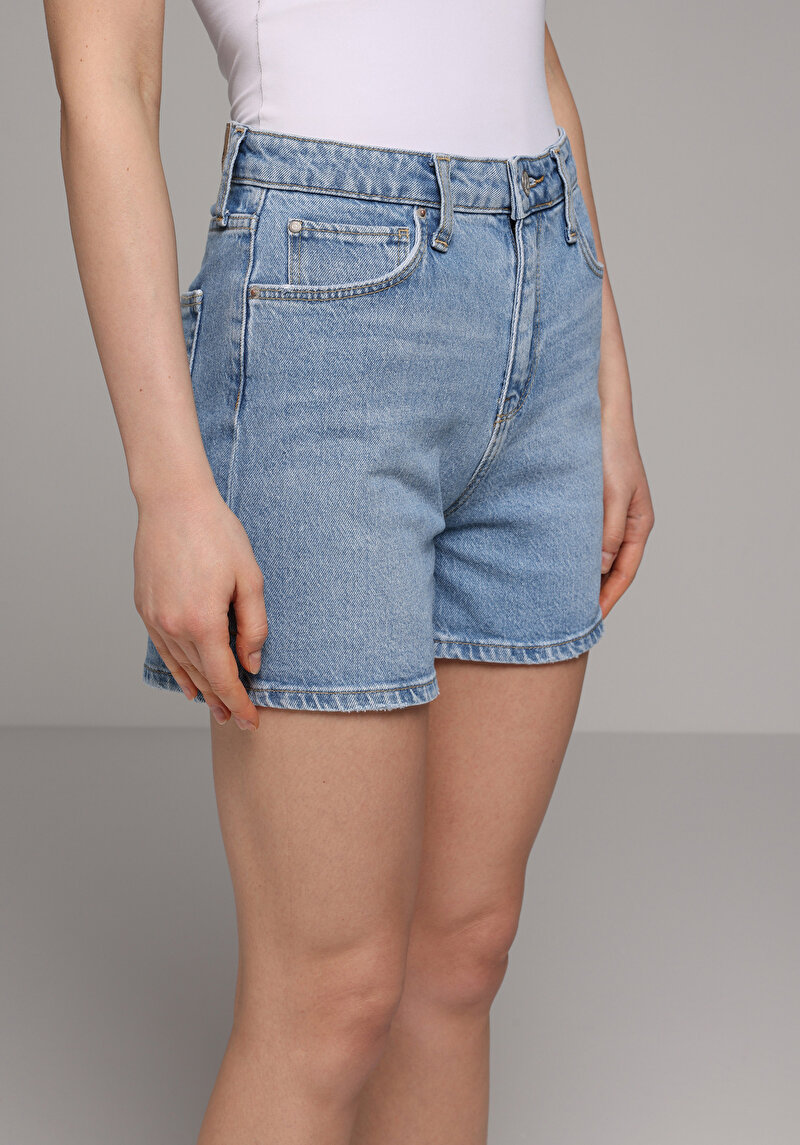 Regular Fit Yüksel Bel Düz Kadın Light İndigo Denim Jean Şort