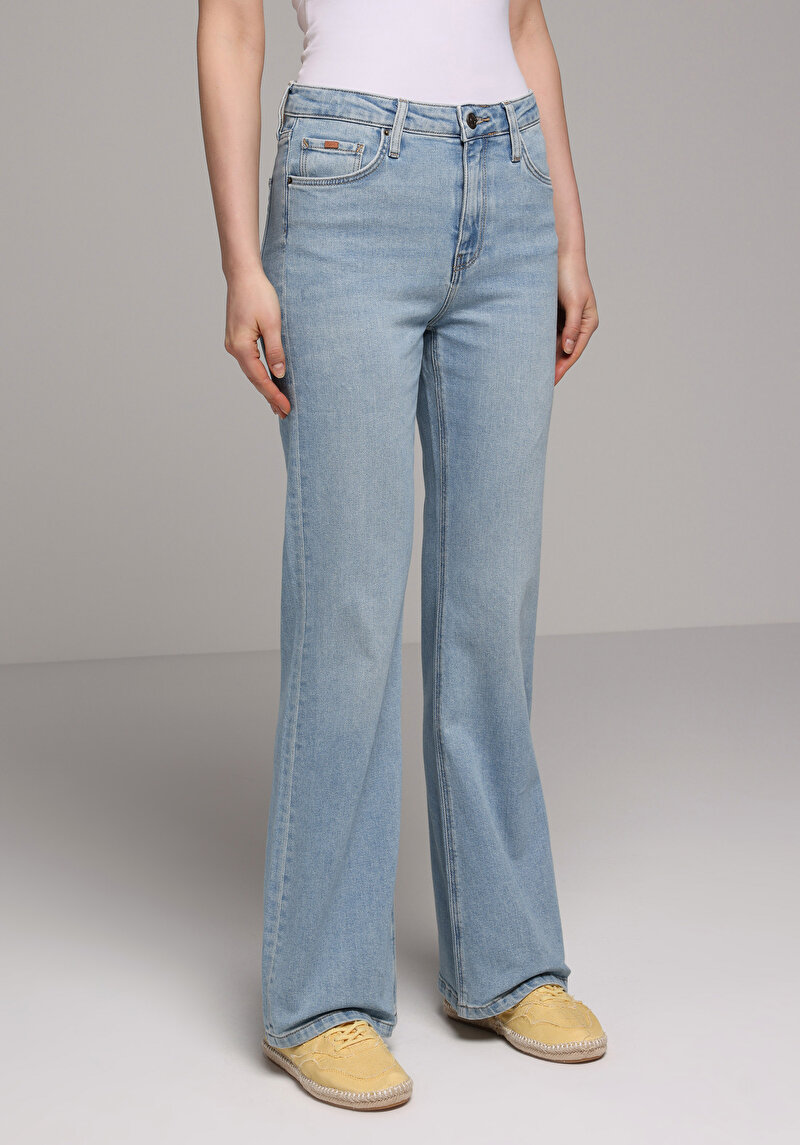 Regular Fit   Kadın Light İndigo Denim Jean Pantolon