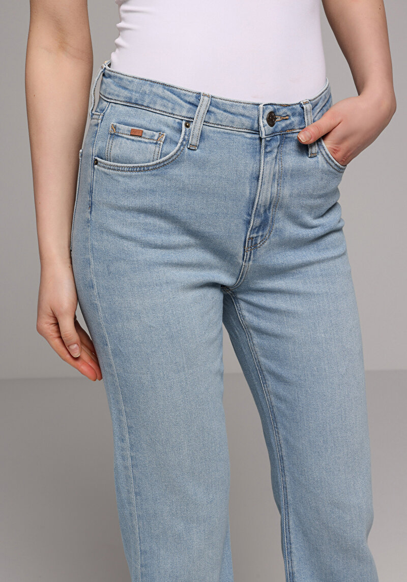Regular Fit   Kadın Light İndigo Denim Jean Pantolon