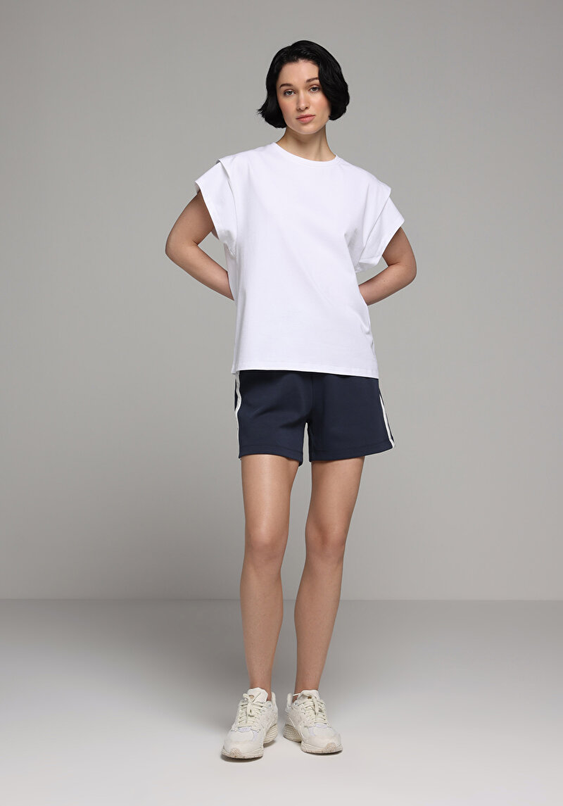 Regular Fit Orta Bel Düz Kadın Lacivert Şort