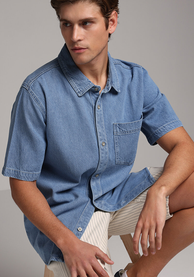 Regular Fit Klasik Yaka Düz Erkek Light İndigo Denim Kısa Kol Gömlek