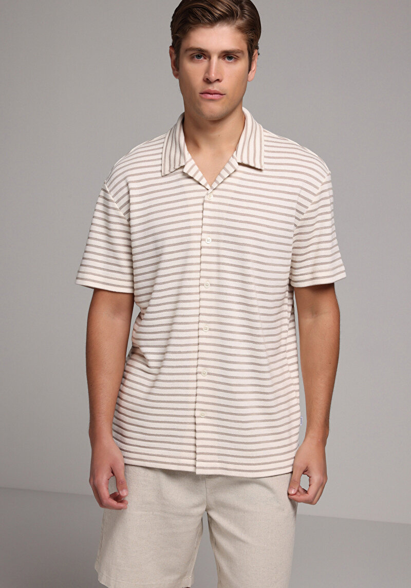 Comfort Fit Polo Yaka Çizgili Erkek Bej Kısa Kol Tişört