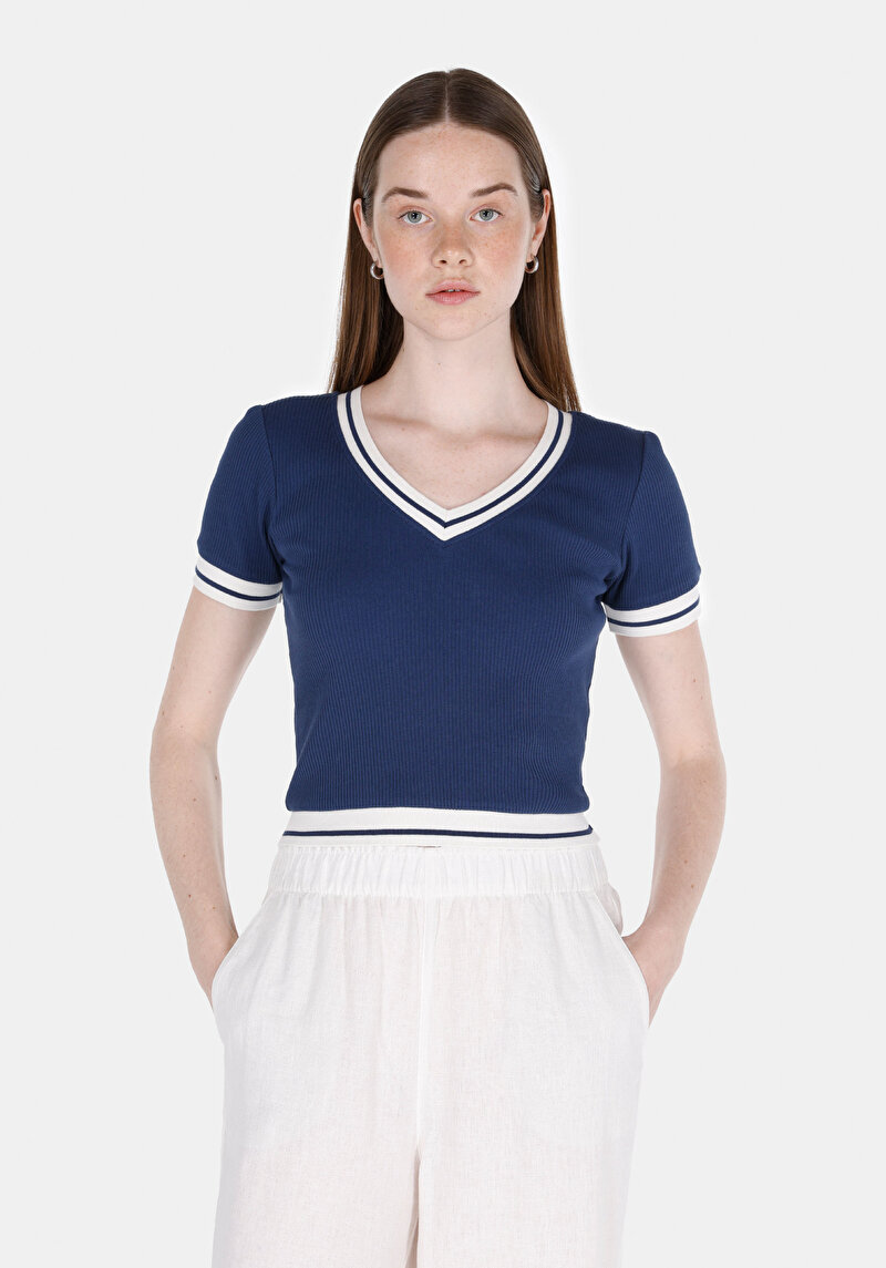 Slim Fit V Yaka Düz Kadın Lacivert Kısa Kol Tişört