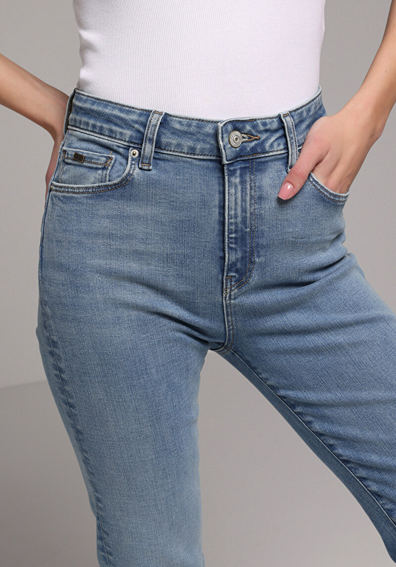 Regular Fit   Kadın Mid İndigo Denim Jean Pantolon