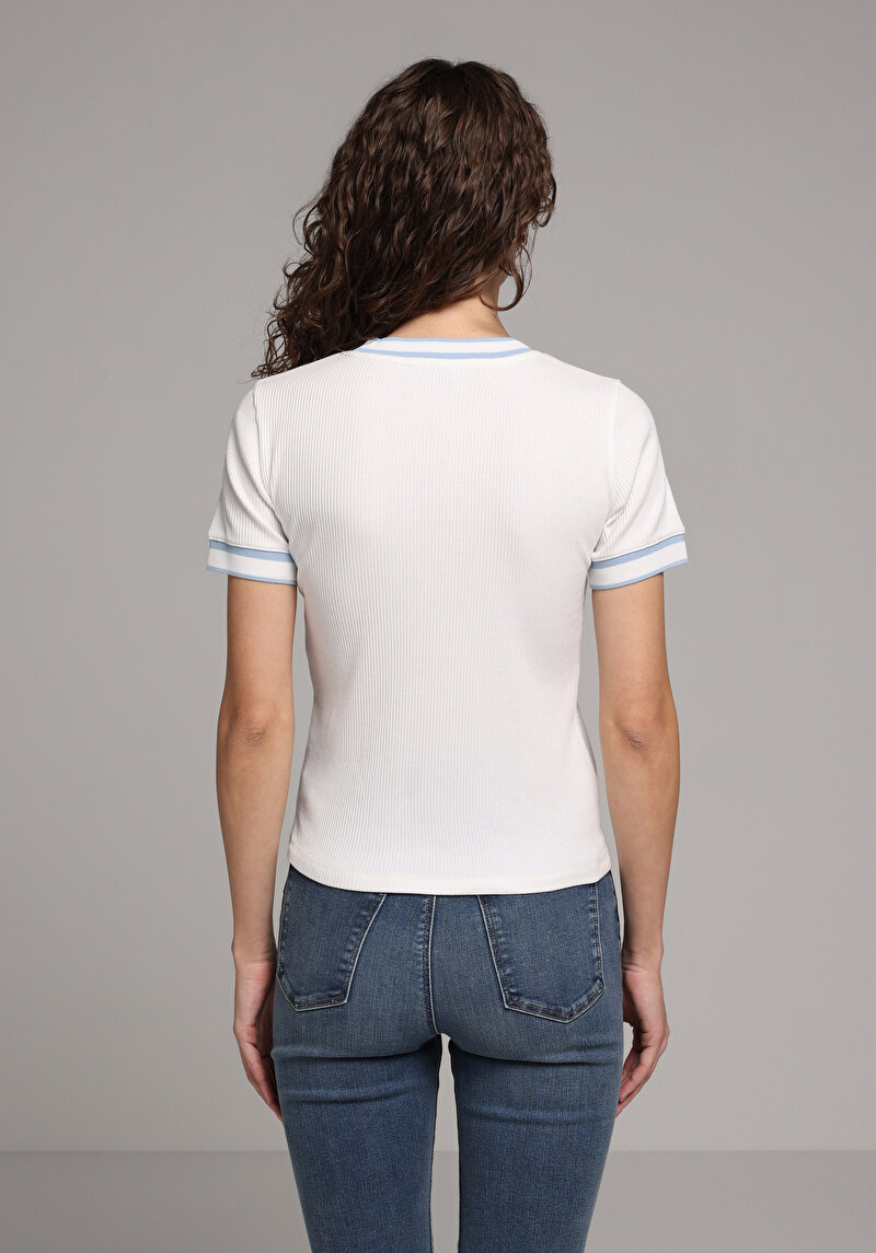 Slim Fit Yuvarlak Yaka Düz Kadın Beyaz Kısa Kol Tişört