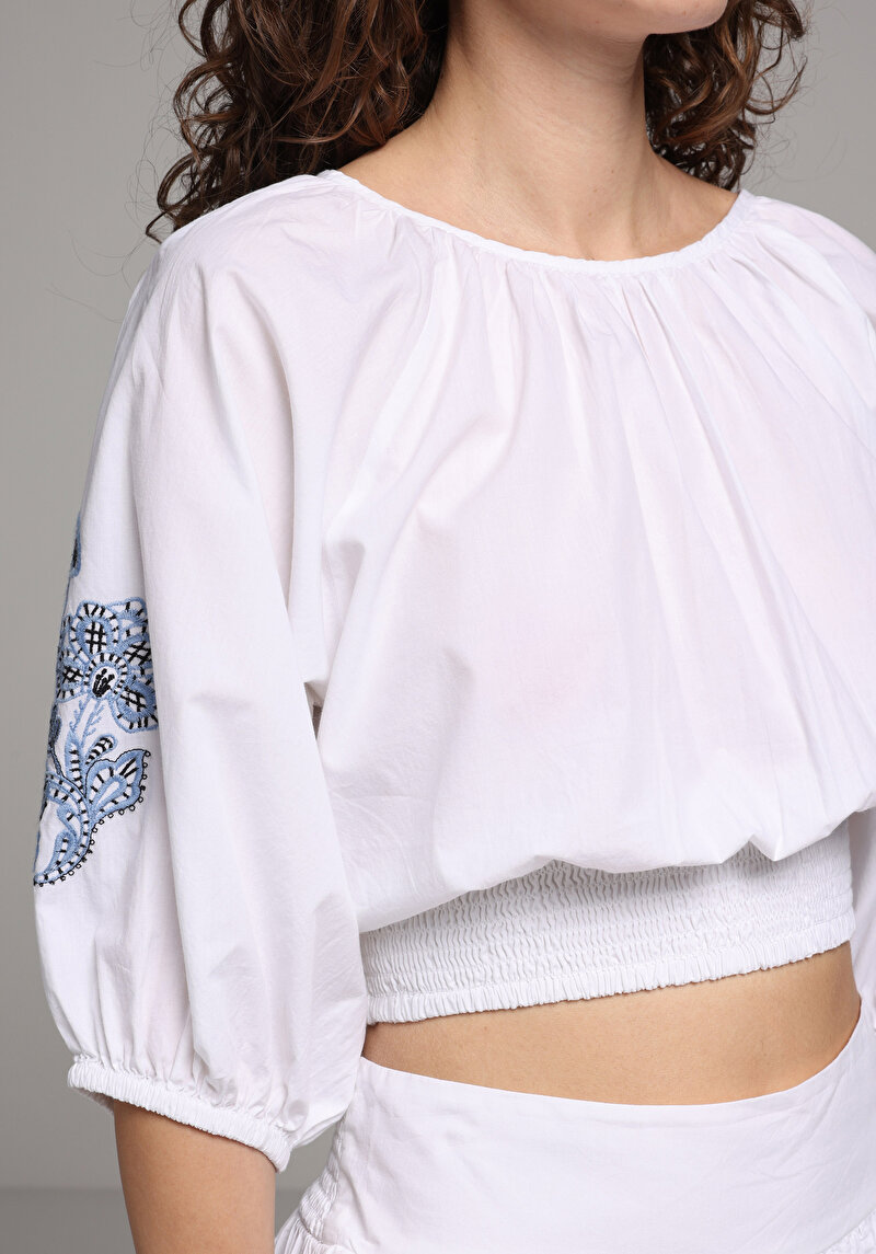 Fashion Fit Omzu Açık Jakarlı Kadın Beyaz ¾ Kol Gömlek